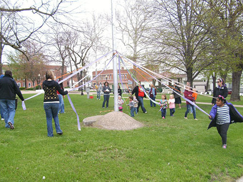 Central Park - Ribbon Pole