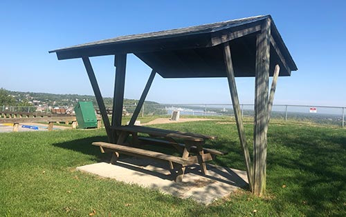 Lover's Leap - Hannibal, MO - Picnic Table